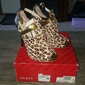 Guess eilena sz 9 leopard heel